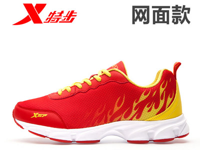 网面跑鞋